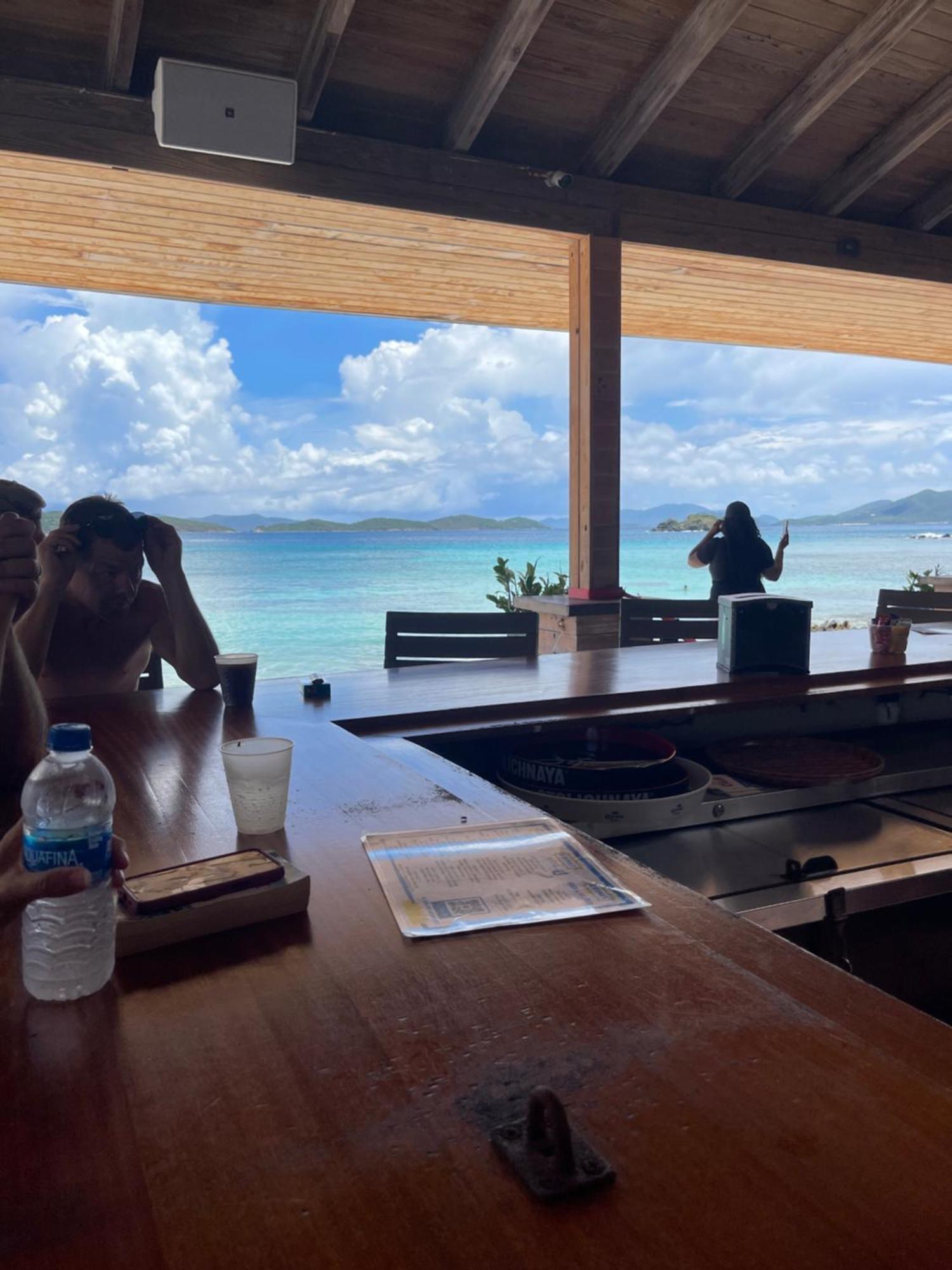 Sun-Days At Crystal Cove On Sapphire Beach Aparthotel East End  Exteriör bild